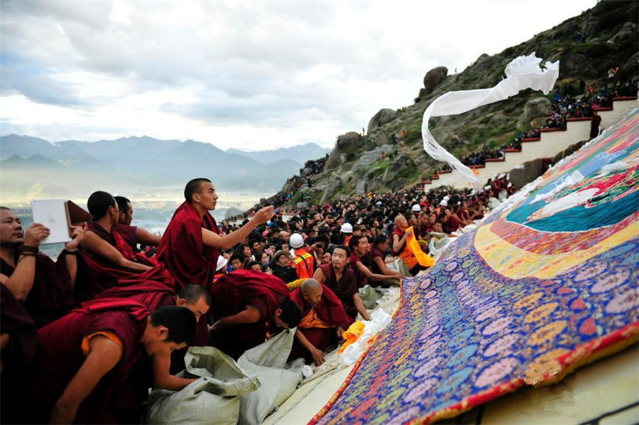 Shoton Festival in Tibet